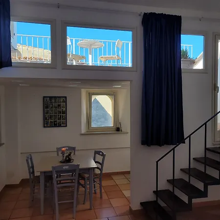 Le Terrazze לינה וארוחת בוקר 4*